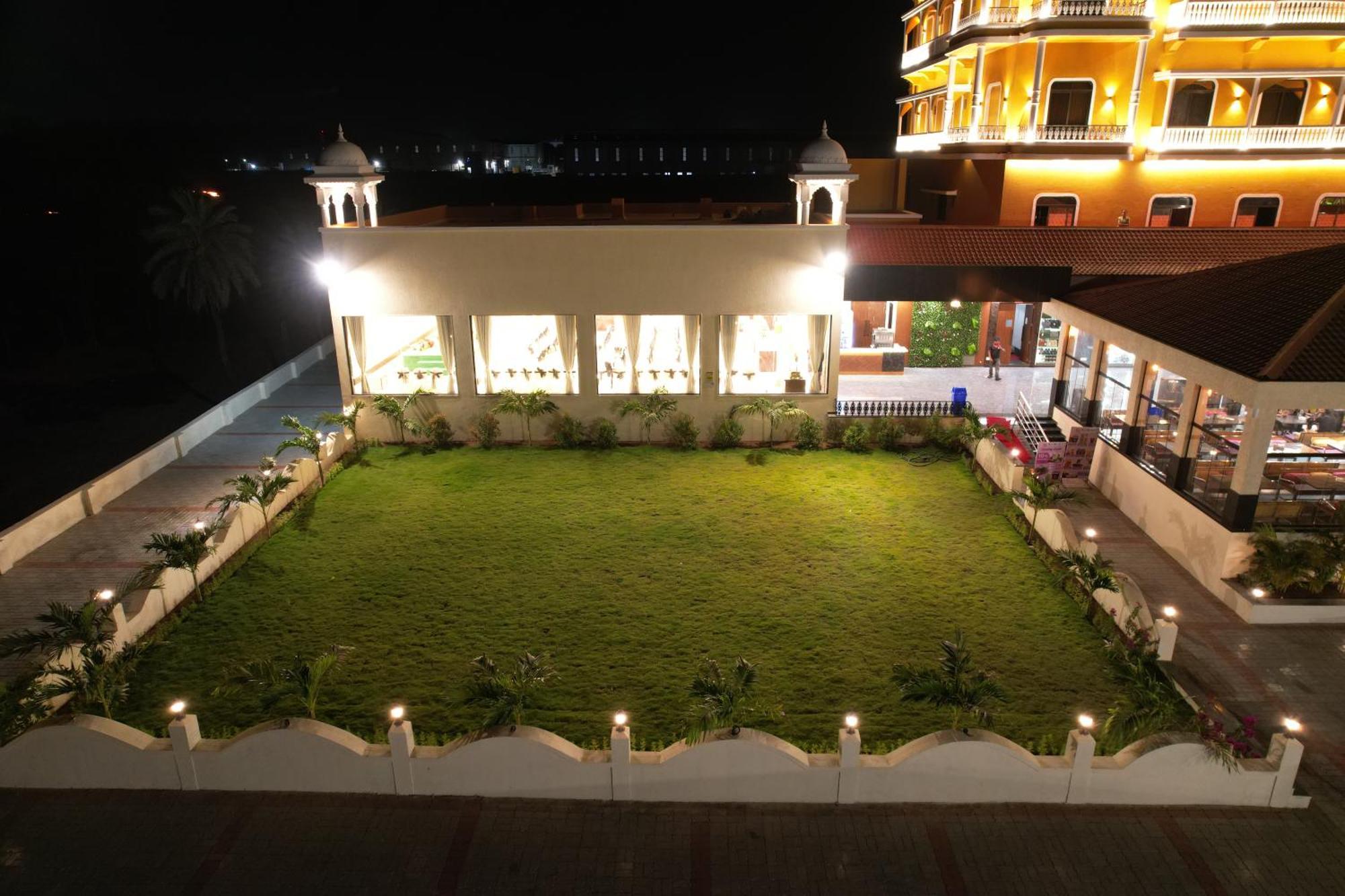 Hotel Grand Haveli Achad Eksteriør billede